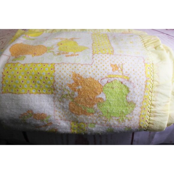 Vintage Yellow Baby Blanket Satan Edged Never Used40" by 45" Chick Bunny Print - Picture 9 of 9